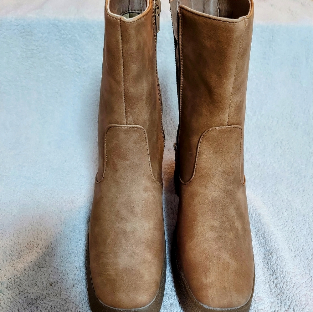 Womens Size 8 Fashion Boots Pink Lily